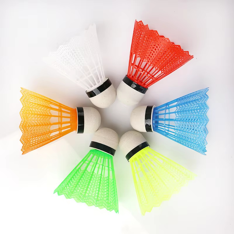 ลูกแบดมินตันพลาสติกสีสันสดใส 1 - Badminton Bwf บทวิจารณ์และราคา